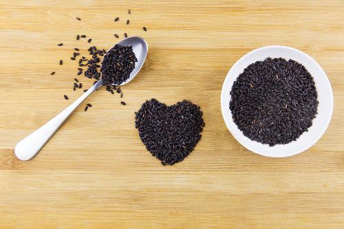 揭秘:<em>黑芝麻</em>真的能让<em>头发</em>变黑吗_寻医问药_xy