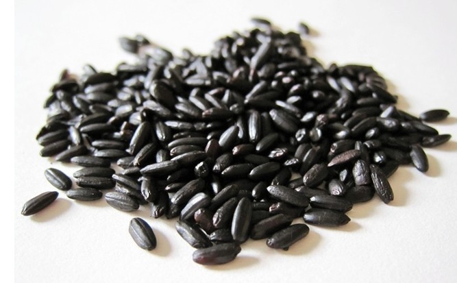 煮饭时加点黑米 美容养颜抗衰老__寻医问药网