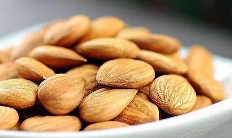 壮阳的食物有哪些 香蕉芹菜让你金枪不倒__寻