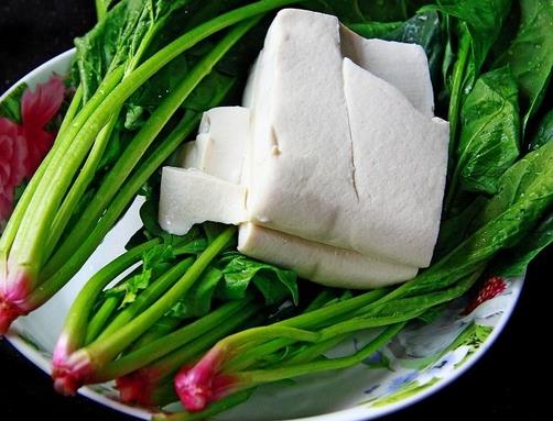 菠菜豆腐常同吃 容易缺钙还缺碘__寻医问药_x
