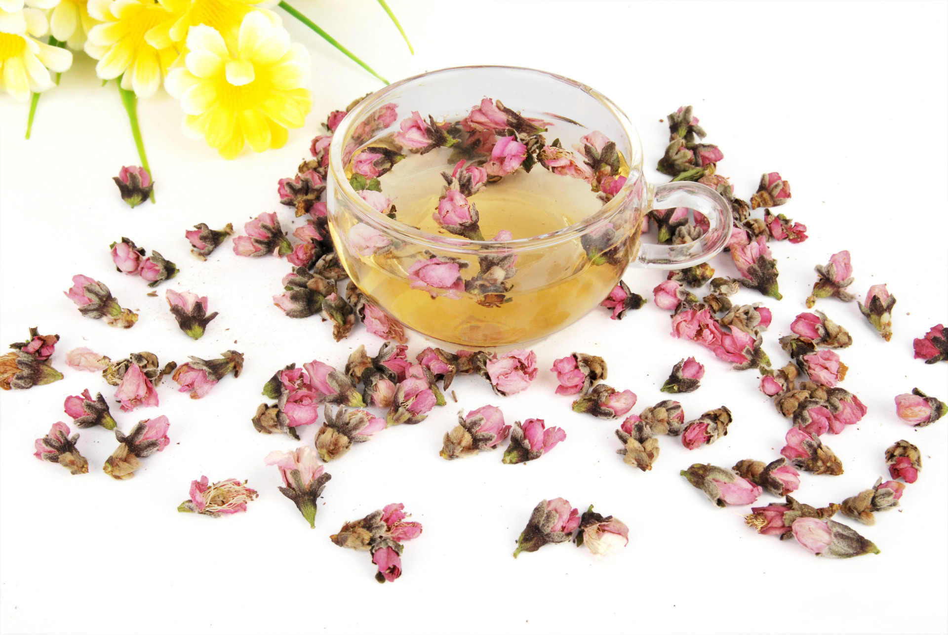 春季减肥喝桃花茶 瘦身养颜面若桃花__寻医问药_xywy.com