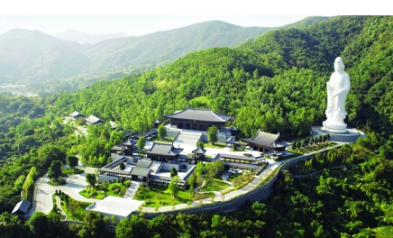 李嘉诚15亿捐建寺庙开放 看李嘉诚如何请人吃