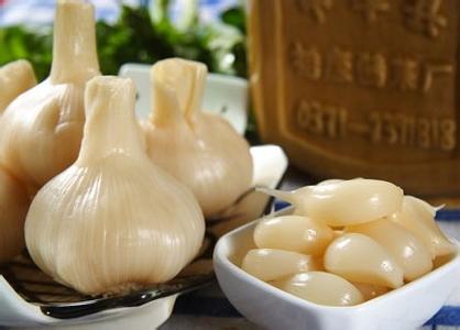 夏天吃蒜3大好处 肉菜加蒜能解腻_寻医问药_x